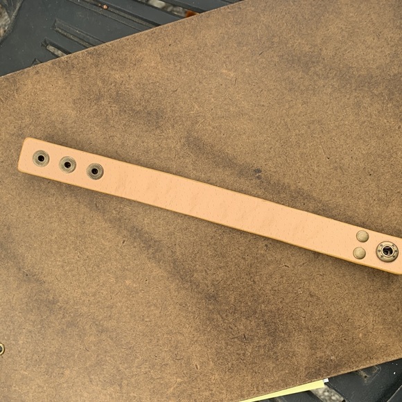 PLUNDER LEATHER BRACELETS - Picture 8 of 8